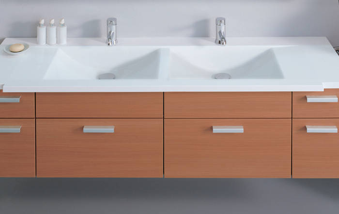 Badmöbel, Badeinrichtungen, Badezimmereinrichtungen, Fliesen