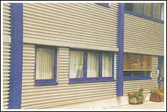 Badmöbel, Badeinrichtungen, Badezimmereinrichtungen, Fliesen