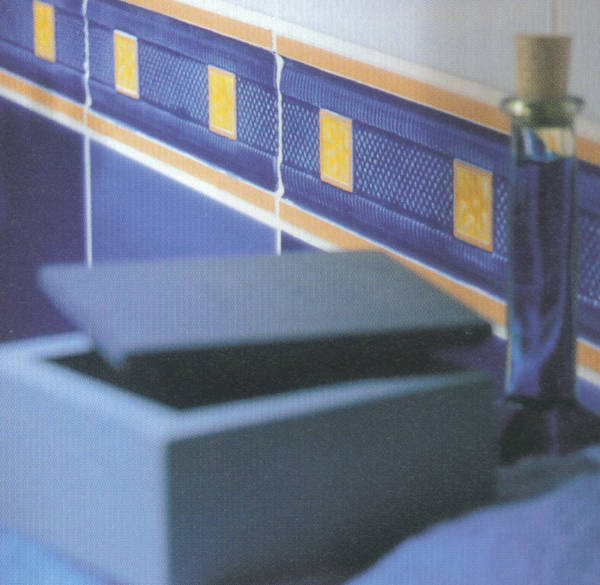 Badmöbel, Badeinrichtungen, Badezimmereinrichtungen, Fliesen