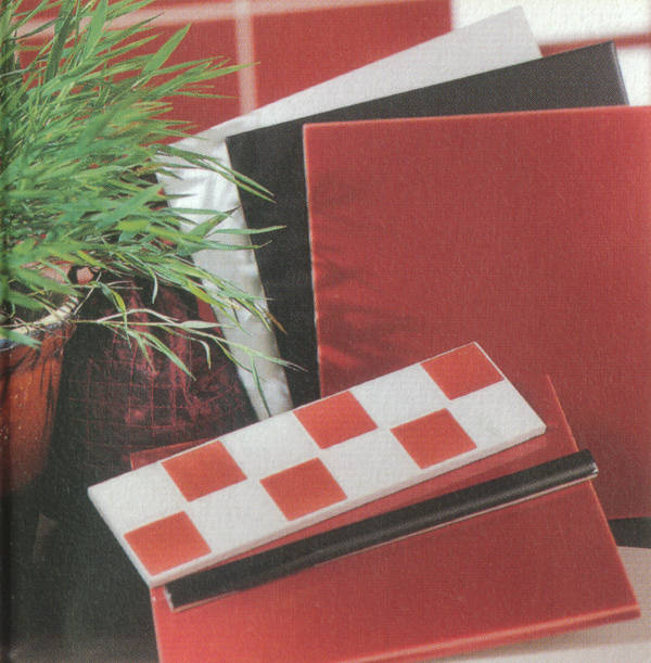 Badmöbel, Badeinrichtungen, Badezimmereinrichtungen, Fliesen