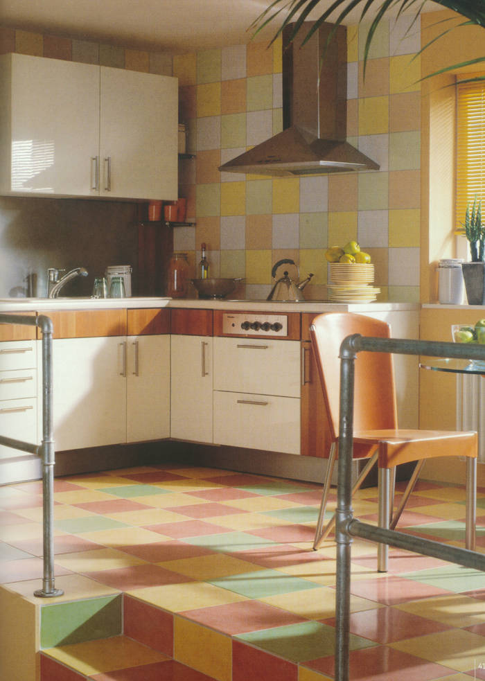 Badmöbel, Badeinrichtungen, Badezimmereinrichtungen, Fliesen