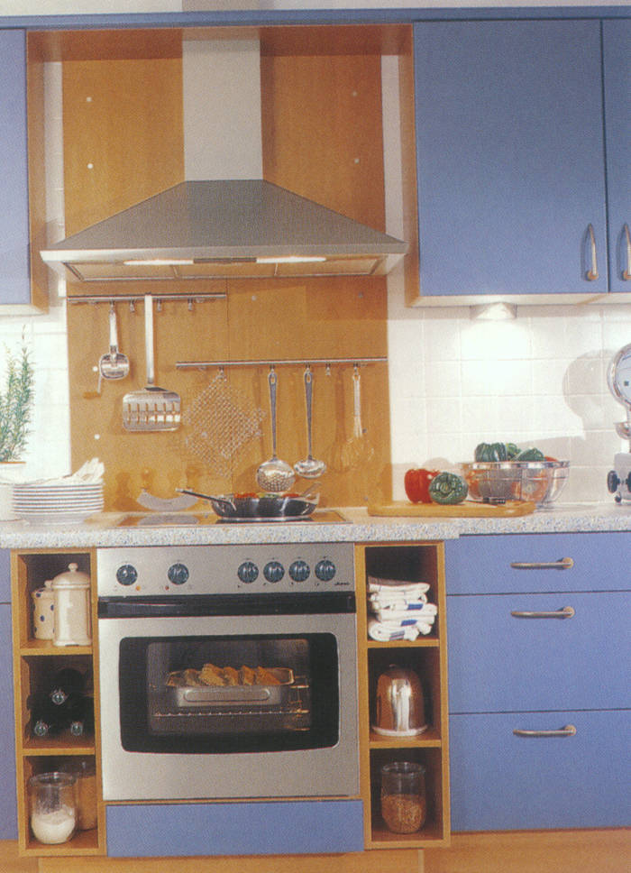 Badmöbel, Badeinrichtungen, Badezimmereinrichtungen, Fliesen