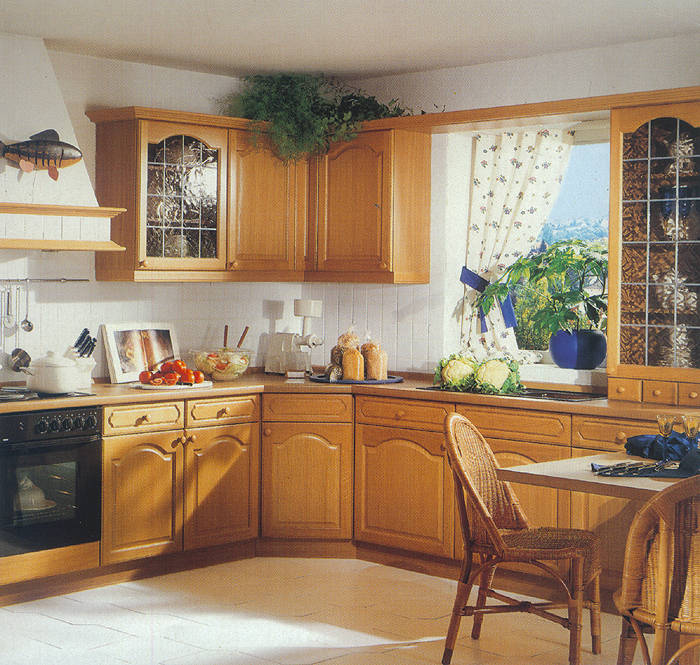 Badmöbel, Badeinrichtungen, Badezimmereinrichtungen, Fliesen