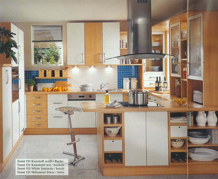 Badmöbel, Badeinrichtungen, Badezimmereinrichtungen, Fliesen