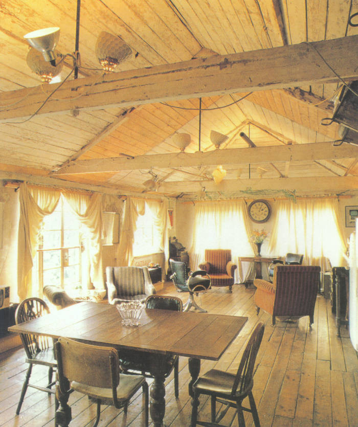 Badmöbel, Badeinrichtungen, Badezimmereinrichtungen, Fliesen